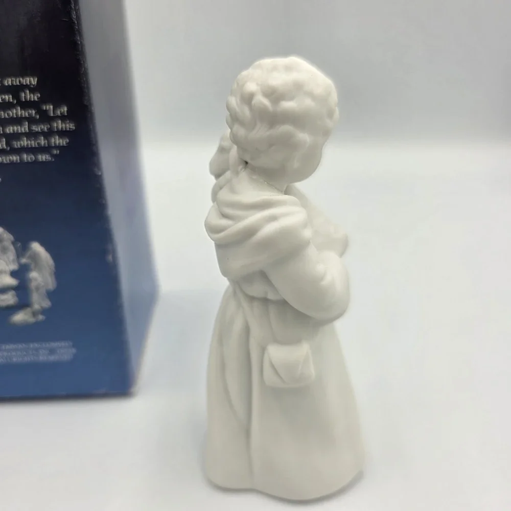 Avon Nativity Collectibles The Shepherd Boy Lamb Porcelain Bisque‎ Figurine 1983